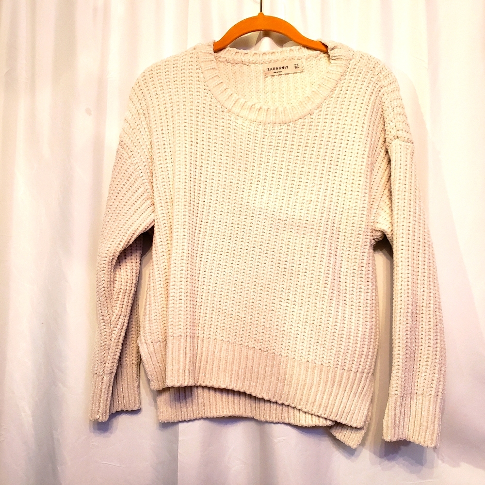 Zaraknit White Sweater